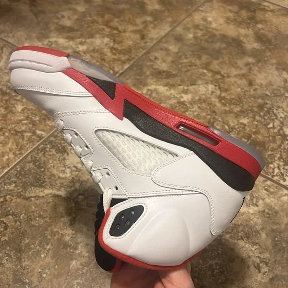 Air Jordan 5 ‘Fire Red’ (2013)